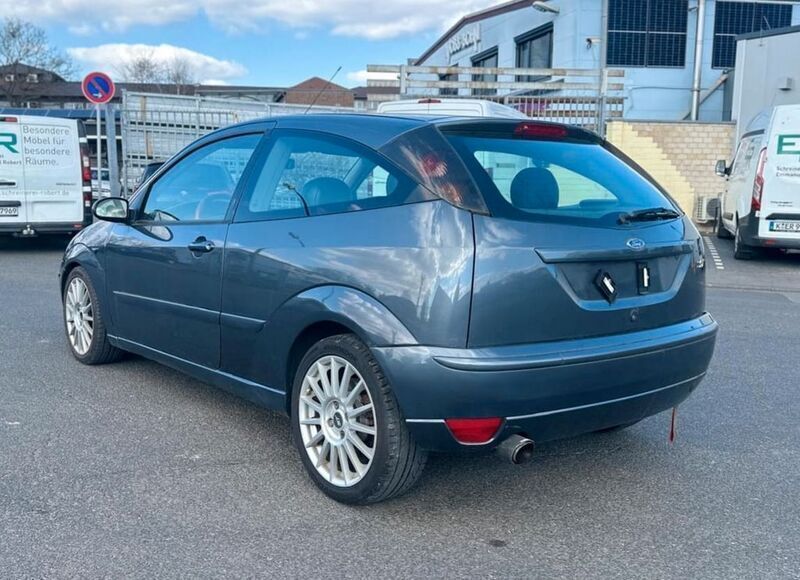 Gebraucht Ford Focus ST 173 PS (127 kW) 2002 Grau Limousine