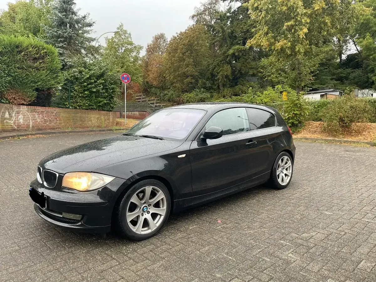 Gebraucht BMW 116 116 PS (85 kW) 2010 Schwarz Kleinwagen