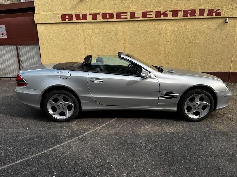 Gebraucht Mercedes SL500 306 PS (225 kW) 2004 Silber Cabrio