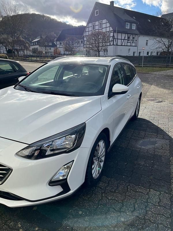 Gebraucht Ford Focus Titanium 120 PS (88 kW) 2020 Weiß Kombi