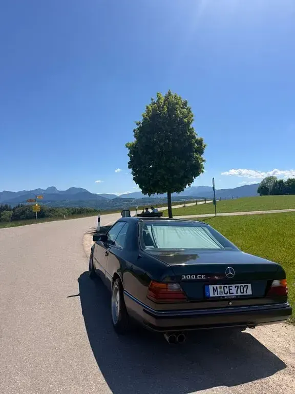 Gebraucht Mercedes 300 180 PS (132 kW) 1992 Schwarz Coupé