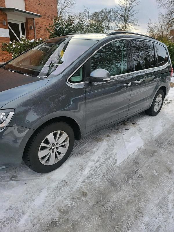 Gebraucht VW Sharan 140 PS (102 kW) 2011 Grau Van / Kleinbus