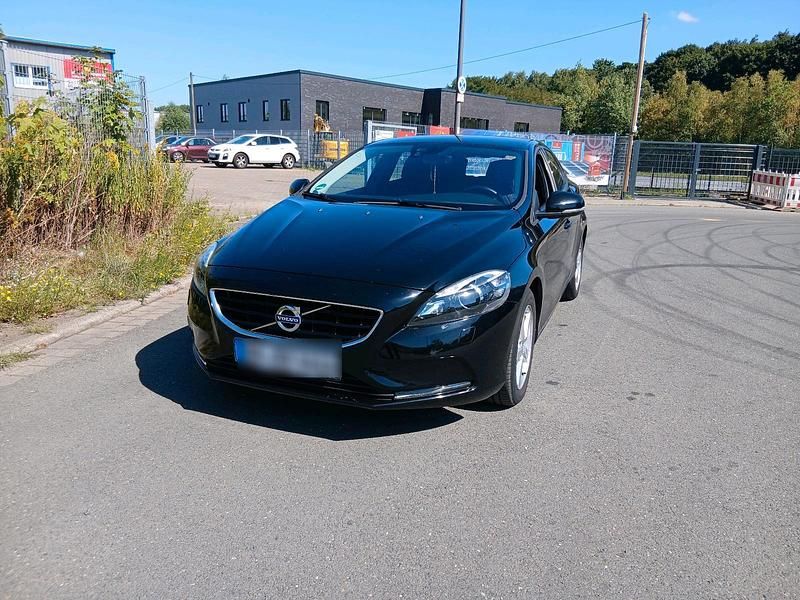 Schwarz Gebraucht 2016 Volvo V40 Kombi | 13.700 € (Etwas zu teuer) - Bild 1/4