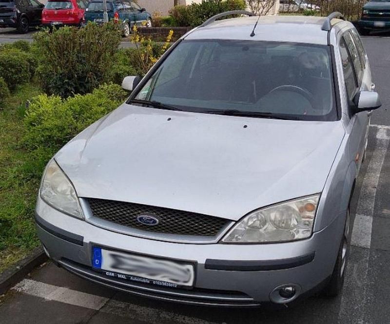 Gebraucht Ford Mondeo 145 PS (106 kW) 2002 Silber Kombi