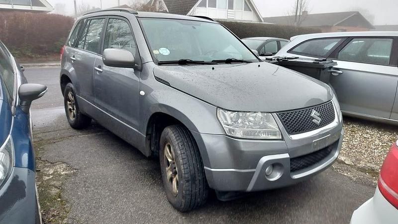 Grau Gebraucht 2006 Suzuki Grand Vitara Comfort SUV | 3.250 € (Fairer Preis) - Bild 1/4