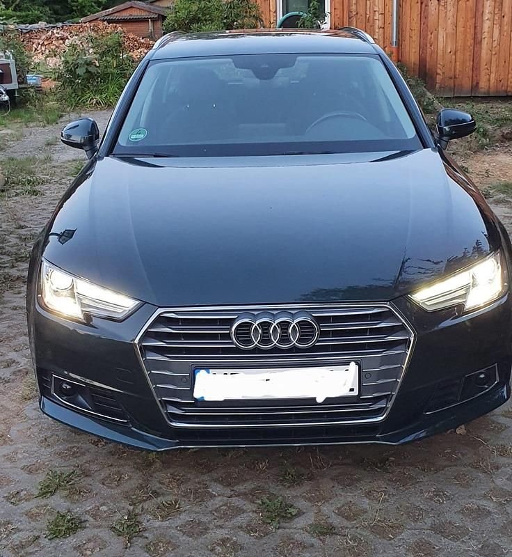 Gebraucht Audi A4 Sport 150 PS (110 kW) 2016 Grün Kombi