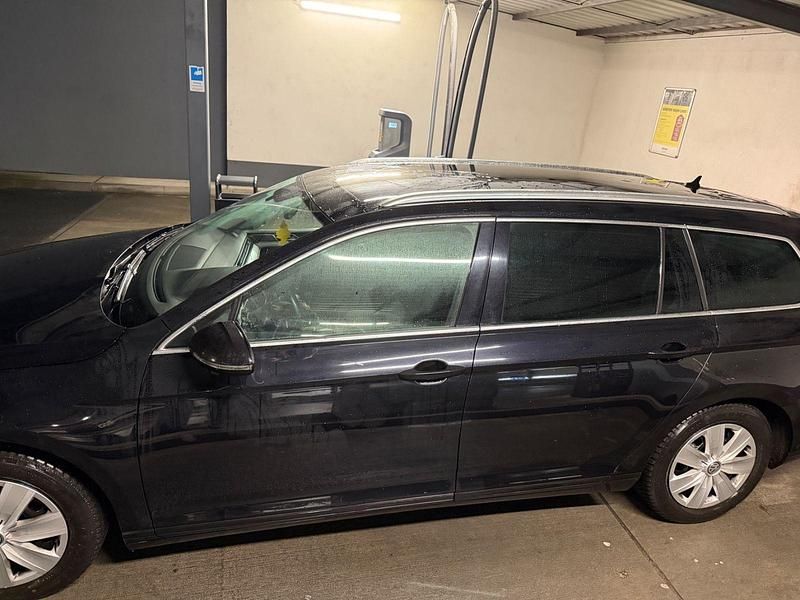 Gebraucht VW Passat Highline 150 PS (110 kW) 2018 Schwarz Kombi