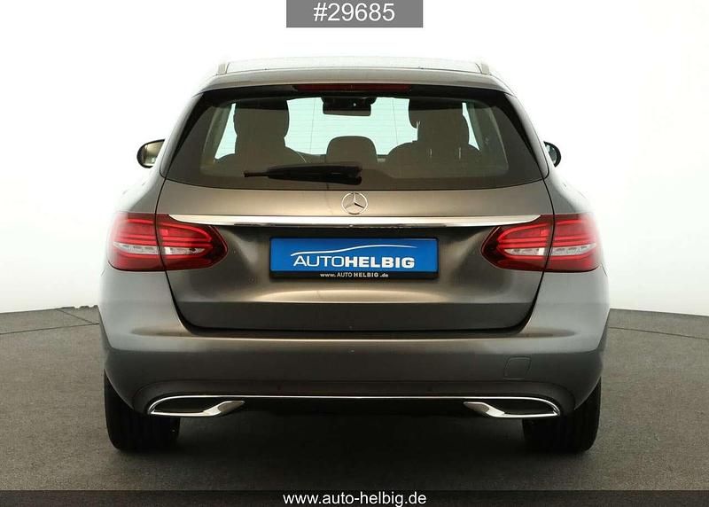 Gebraucht Mercedes C200 Avantgarde 160 PS (117 kW) 2020 Grau Kombi