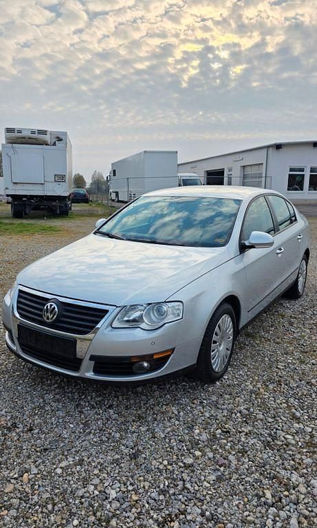 Gebraucht VW Passat 116 PS (85 kW) 2007 Silber Limousine