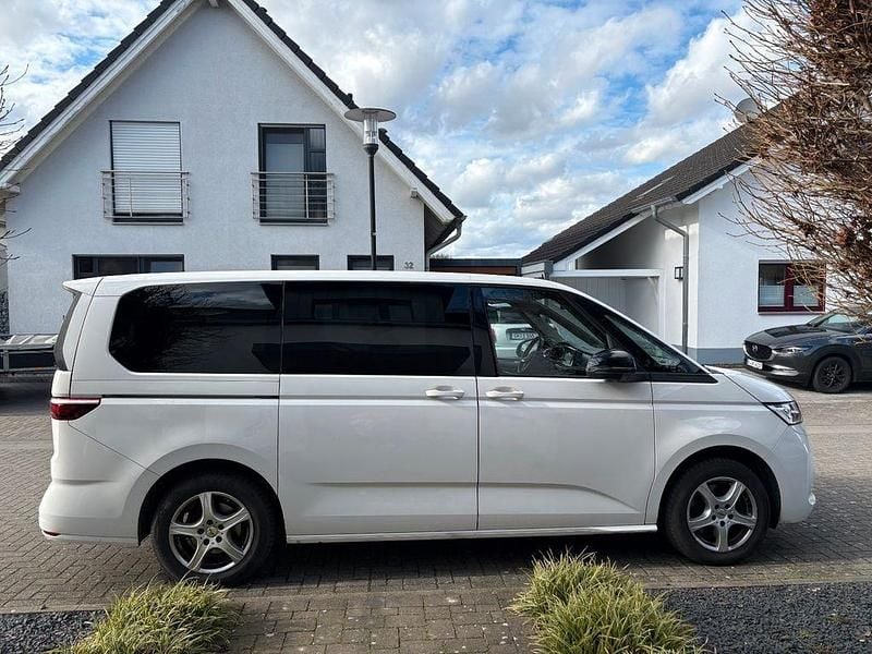 Gebraucht VW Multivan Life 204 PS (150 kW) 2023 Weiß Van