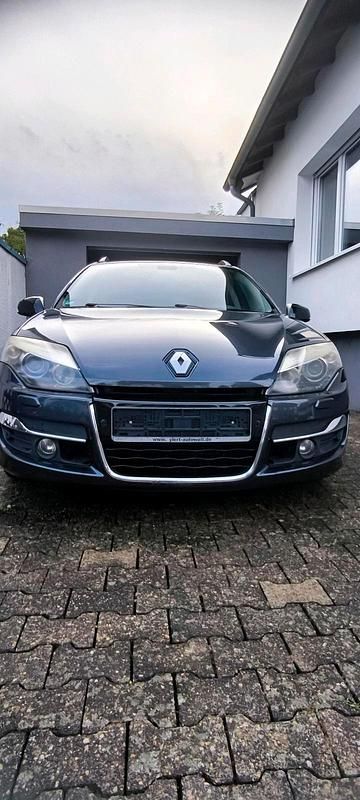 Grau Gebraucht 2011 Renault Laguna III Kombi | 3.200 € (Fairer Preis) - Bild 1/4