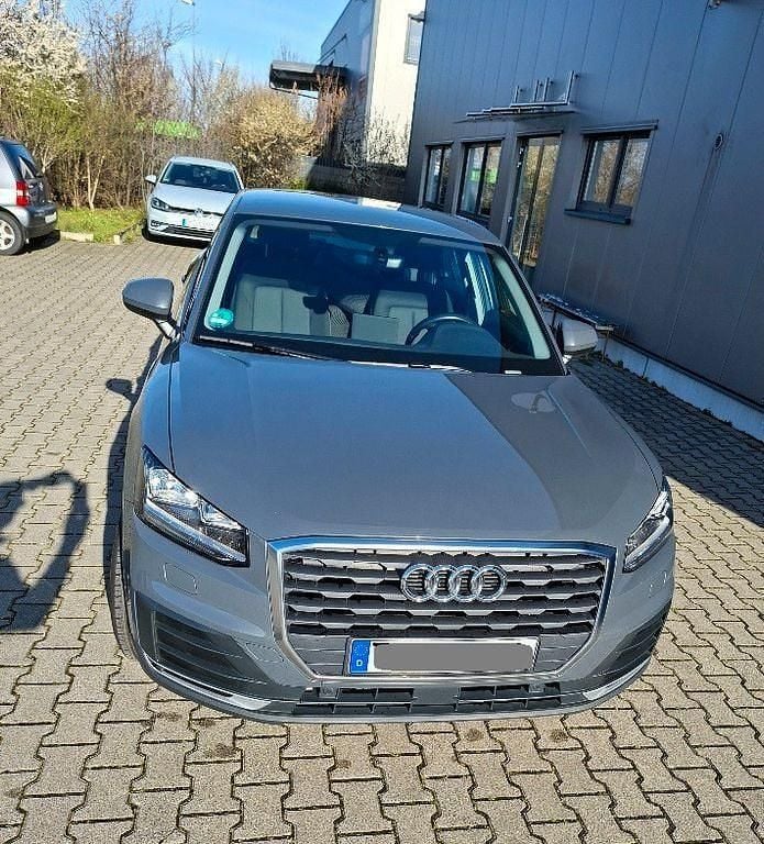 Gebraucht Audi Q2 116 PS (85 kW) 2017 Grau SUV