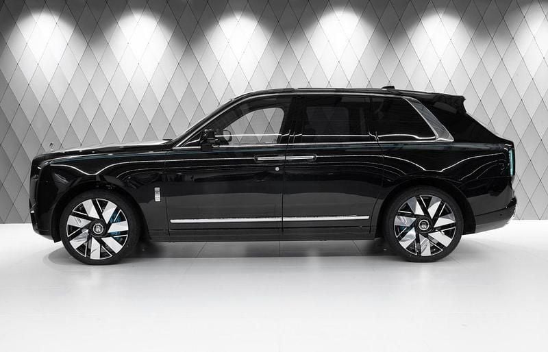 Neu Rolls Royce Cullinan 571 PS (419 kW) 2026 Schwarz SUV
