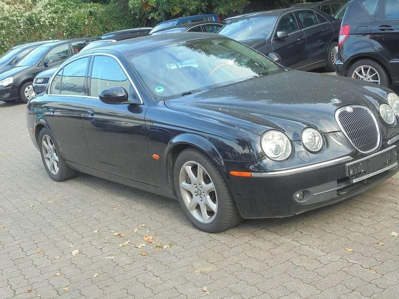 Ebony . Gebraucht 2005 Jaguar S-Type Executive Limousine | 5.699 € (Fairer Preis) - Bild 1/4