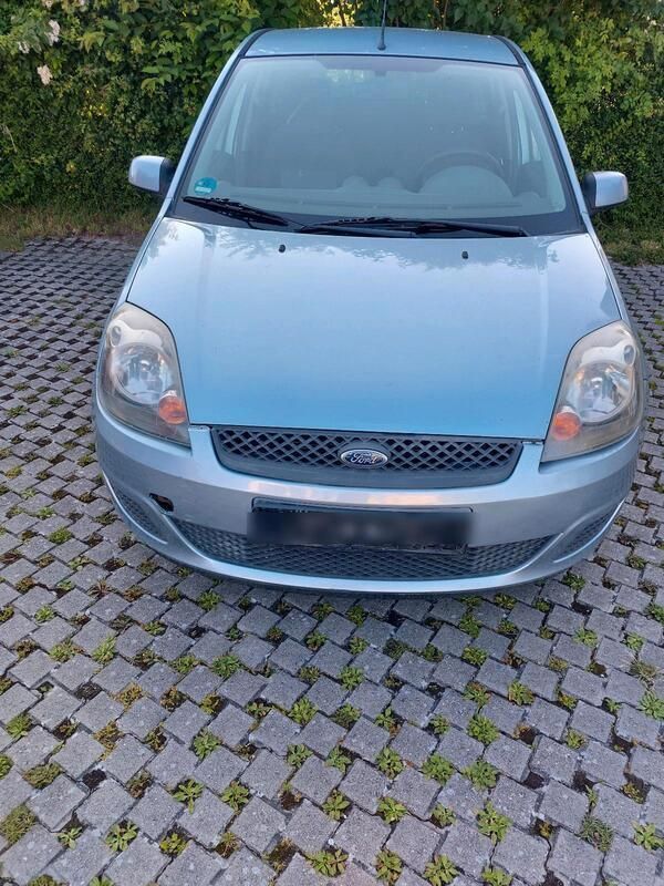 Silber Gebraucht 2007 Ford Fiesta Kleinwagen | 450 € (Superpreis) - Bild 1/4