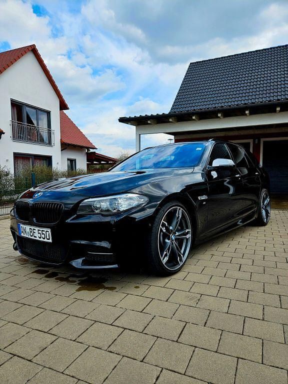 Schwarz Gebraucht 2014 BMW M550 Shadowline Limousine | 22.999 € (Etwas zu teuer) - Bild 1/4