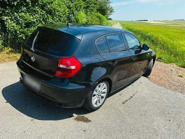 Gebraucht BMW 116 115 PS (84 kW) 2009 Schwarz Kleinwagen