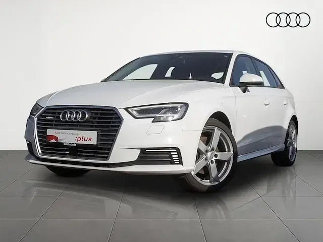 Gebraucht Audi A3 Sportback e-tron Design 204 PS (150 kW) 2020 Ibisweiß Kleinwagen