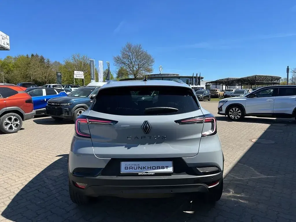Gebraucht Renault Captur Techno 140 PS (102 kW) 2025 Grau (rafalegrau) SUV