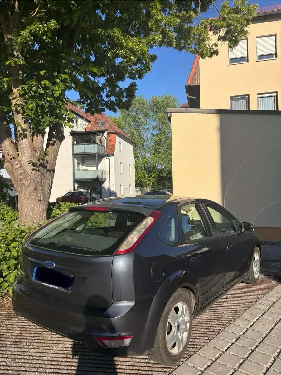Używany Ford Focus 101 KM (74 kW) 2010 Niebieski Sedan/Limuzyna