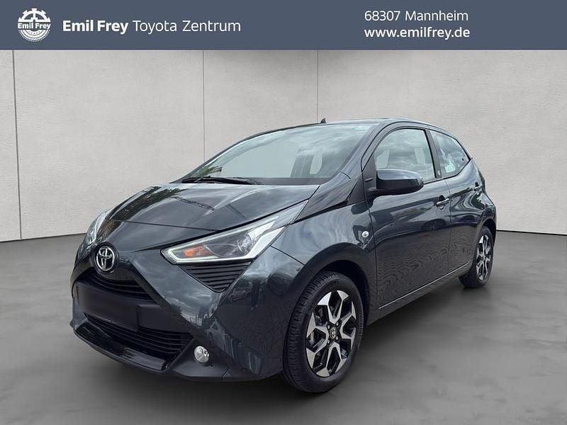 Rauchgrau mica Gebraucht 2020 Toyota Aygo Connect Style Kleinwagen | 10.990 € (Fairer Preis) - Bild 1/4