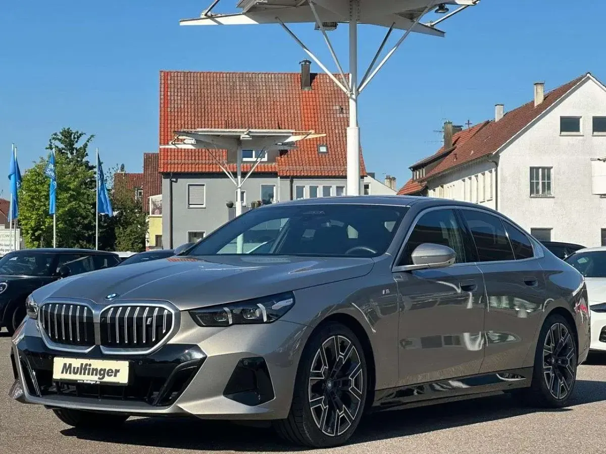 Gebraucht BMW i5 M Sport 250 kW (340 PS) 2025 Grau Limousine