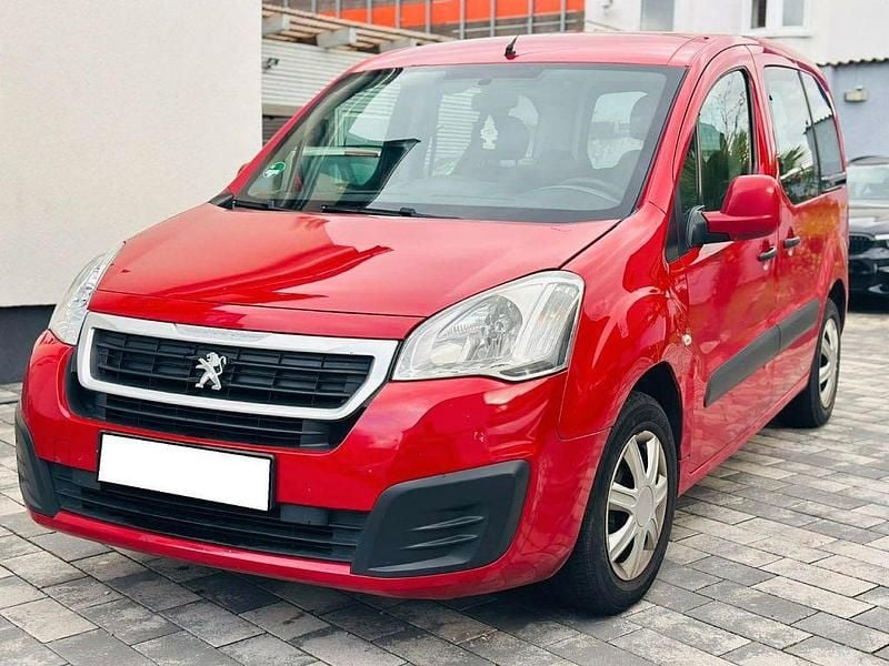 Gebraucht Peugeot Partner Tepee Active 99 PS (72 kW) 2016 Rot Van / Kleinbus