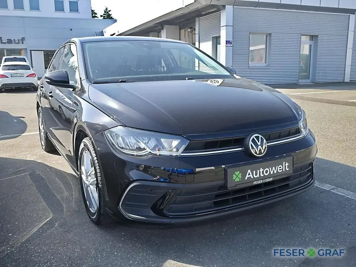Gebraucht VW Polo Life 80 PS (58 kW) 2023 Deep black perleffekt Limousine