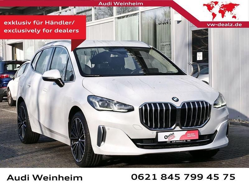Gebraucht BMW 223 Active Tourer Luxury Line 218 PS (160 kW) 2022 Mineralweiß metallic Van / Kleinbus
