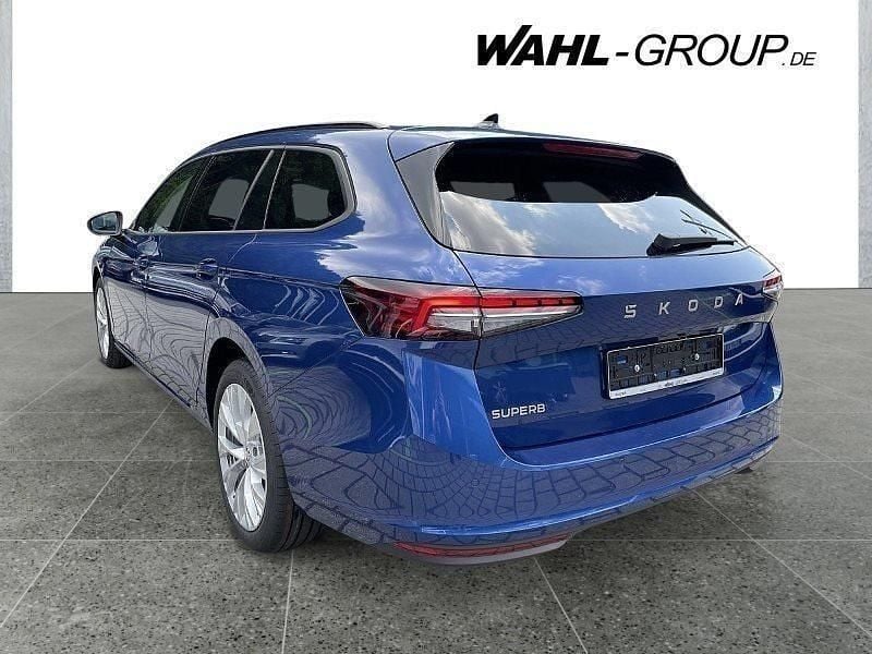 Gebraucht Skoda Superb Selection 150 PS (110 kW) 2024 Blau Kombi
