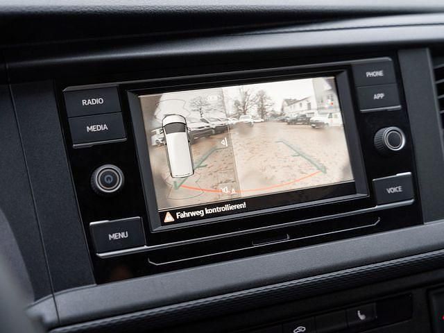 Gebraucht VW Transporter 110 PS (80 kW) 2024 Weiß Van