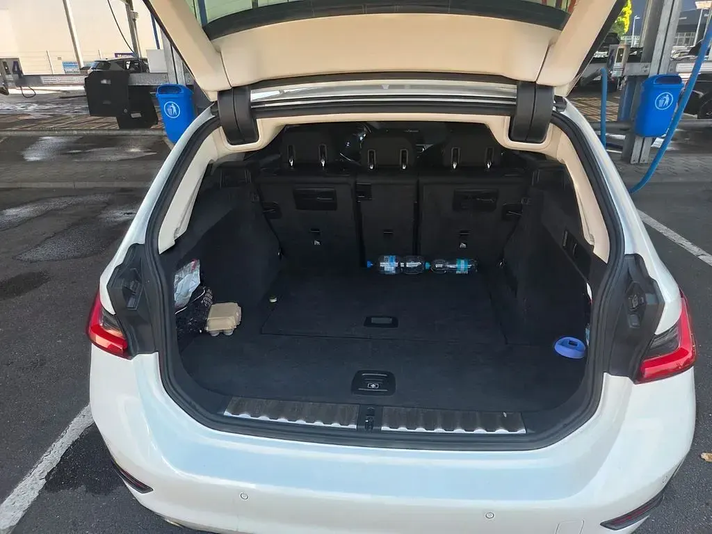 Gebraucht BMW 318 156 PS (114 kW) 2021 Weiß Kombi