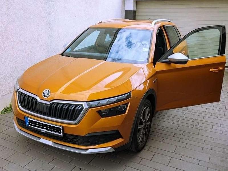 Orange Gebraucht 2022 Skoda Kamiq ScoutLine SUV | 20.999 € (Fairer Preis) - Bild 1/4