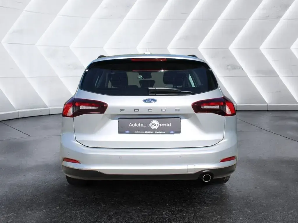 Gebraucht Ford Focus Cool & Connect 101 PS (74 kW) 2022 Silber Limousine
