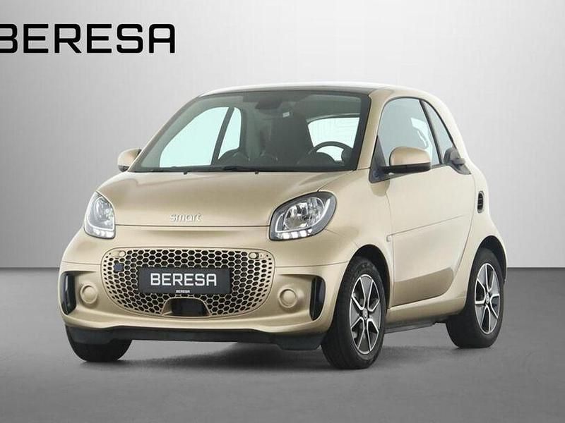 Beige Gebraucht 2020 Smart ForTwo Electric Drive Passion Coupé | 9.985 € (Fairer Preis) - Bild 1/4