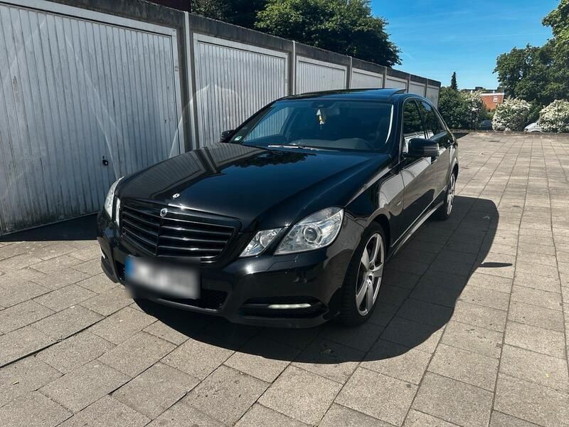 Schwarz Gebraucht 2012 Mercedes E350 Limousine | 12.300 € (Fairer Preis) - Bild 1/4
