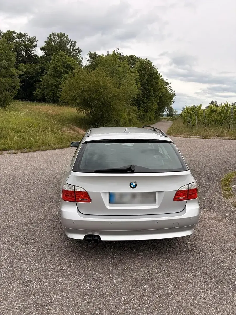 Gebraucht BMW 523 190 PS (139 kW) 2007 Grau Kombi