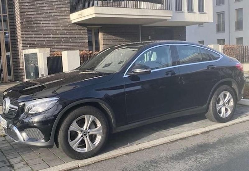 Schwarz Gebraucht 2019 Mercedes GLC220 Edition 1 Coupé | 34.500 € - Bild 1/4