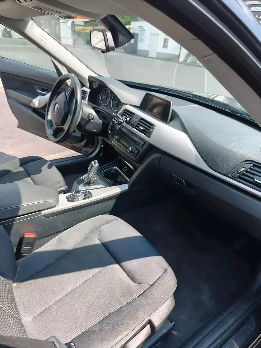 Gebraucht BMW 320 184 PS (135 kW) 2014 Schwarz Limousine