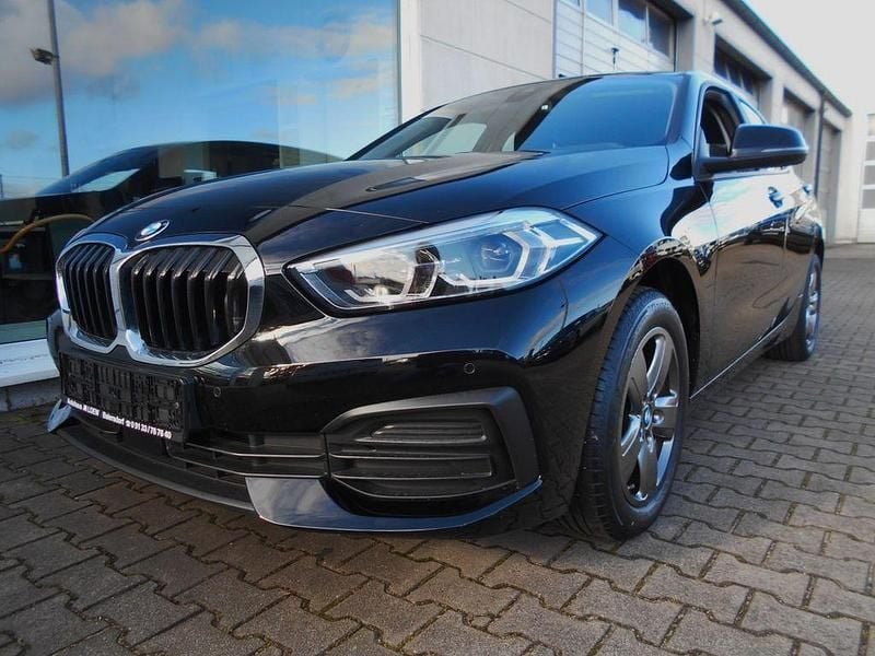 Schwarz Gebraucht 2022 BMW 118 Kleinwagen | 18.800 € (Guter Preis) - Bild 1/4