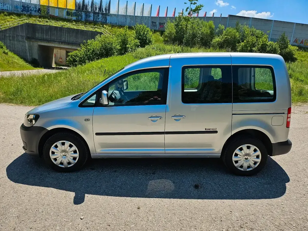 Gebraucht VW Caddy 102 PS (75 kW) 2012 Silber Van / Kleinbus