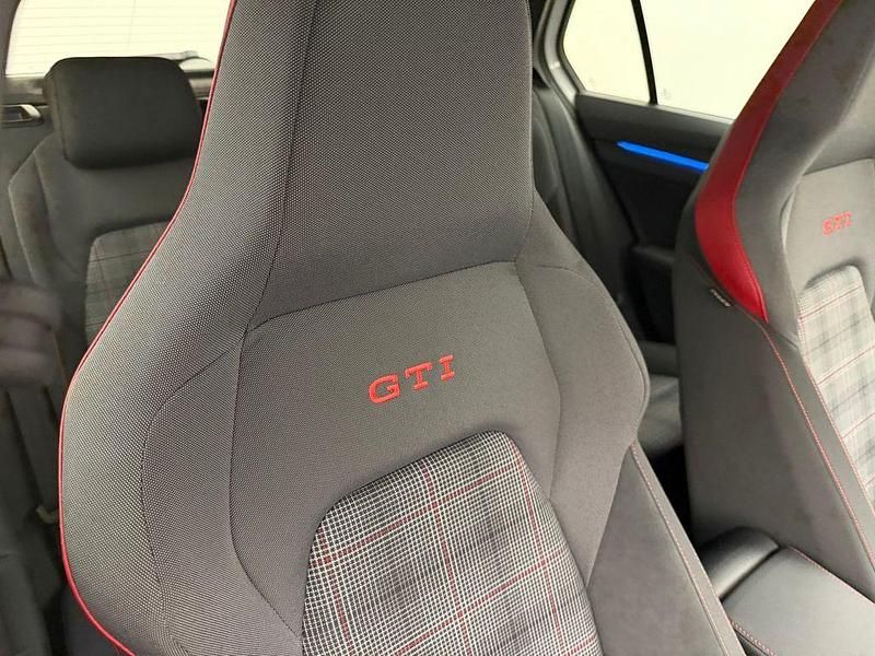 Gebraucht VW Golf VIII GTI 265 PS (194 kW) 2024 Weiß Limousine