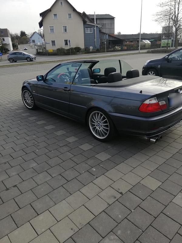 Gebraucht BMW 318 Cabriolet 105 PS (77 kW) 2002 Grau Cabrio
