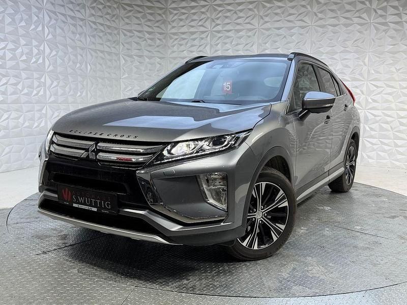 Grau Gebraucht 2020 Mitsubishi Eclipse Cross Diamant Edition SUV | 19.990 € (Etwas zu teuer) - Bild 1/4