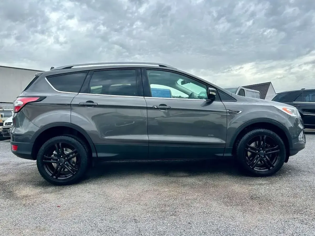 Gebraucht Ford Kuga 150 PS (110 kW) 2016 Magnetic SUV