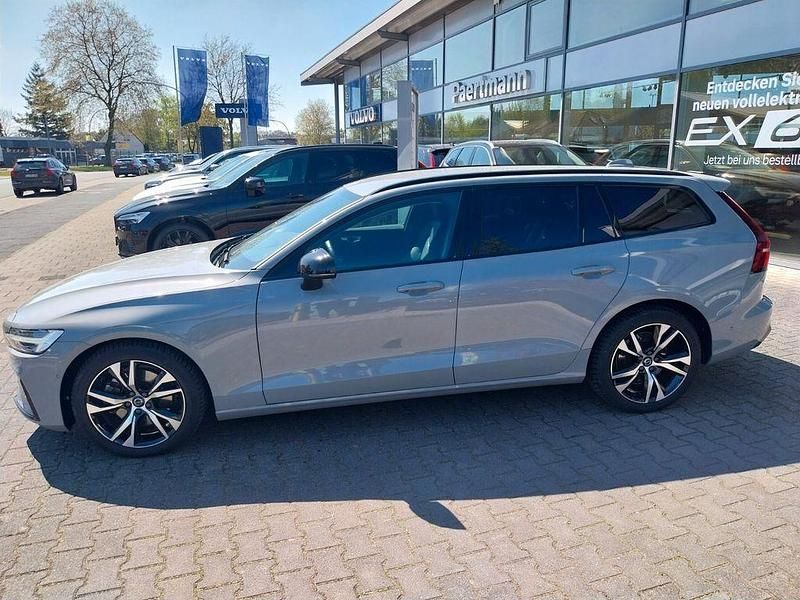 Gebraucht Volvo V60 Plus 197 PS (144 kW) 2025 Grau Kombi