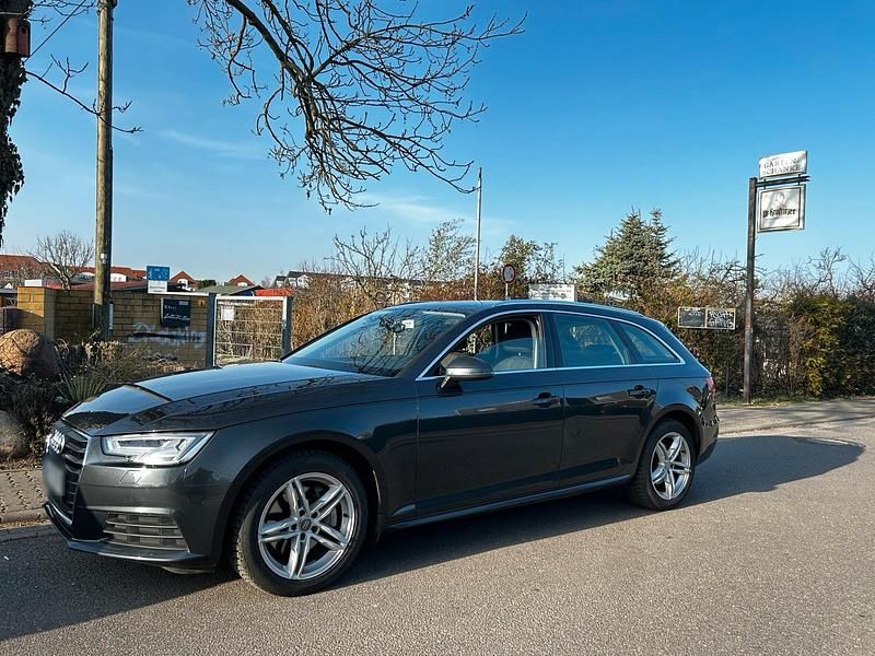 Gebraucht Audi A4 190 PS (139 kW) 2016 Grau Kombi