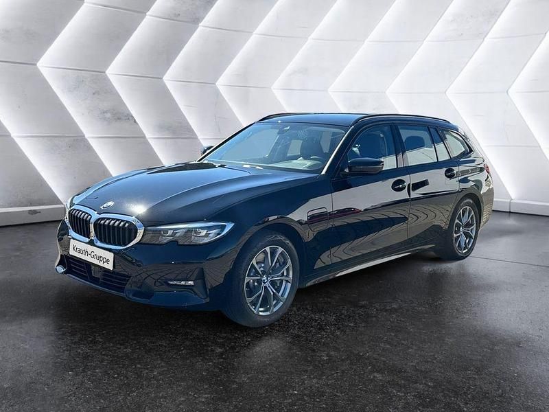 Schwarz Gebraucht 2021 BMW 330e Sport Line Kombi | 25.990 € (Fairer Preis) - Bild 1/4