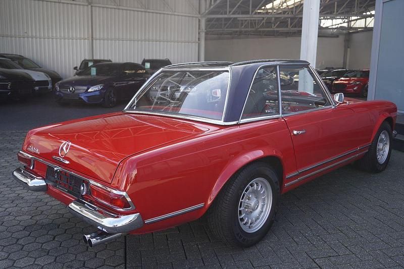 Gebraucht Mercedes 230 150 PS (110 kW) 1965 Rot Cabrio