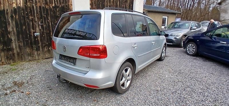 Gebraucht VW Touran 140 PS (102 kW) 2014 Silber Van / Kleinbus